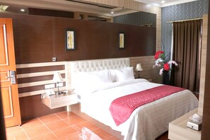 Deluxe Double or Twin Room | Desk, free WiFi