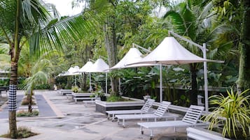 Piscine extérieure