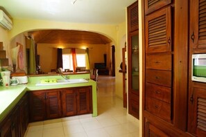 Villa, 3 Bedrooms | Private kitchen | Fridge, microwave, oven, stovetop