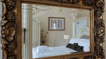 Luxury Suite, Ensuite (Bridal Suite) | Egyptian cotton sheets, premium bedding, free cribs/infant beds