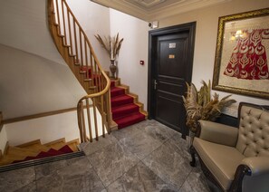 Interior entrance - Mezzo Hotel (Istanbul)