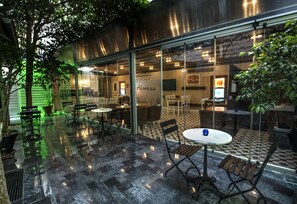 Courtyard - Mezzo Hotel (Istanbul)