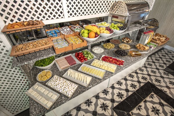 Free daily on-the-go breakfast - Mezzo Hotel (Istanbul)