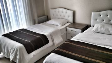 Standard Apartment, 3 Bedrooms, Terrace | Premium bedding, desk, iron/ironing board, WiFi (free)