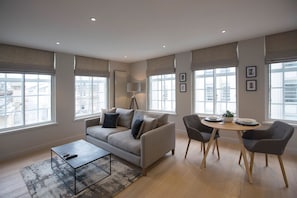 Luxury Apartment, 2 Bedrooms | In-room dining - No.8 Waterloo Apartments (Birmingham)