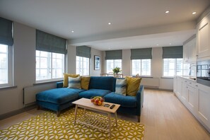 Luxury Apartment, 1 Bedroom | View from room - No.8 Waterloo Apartments (Birmingham)