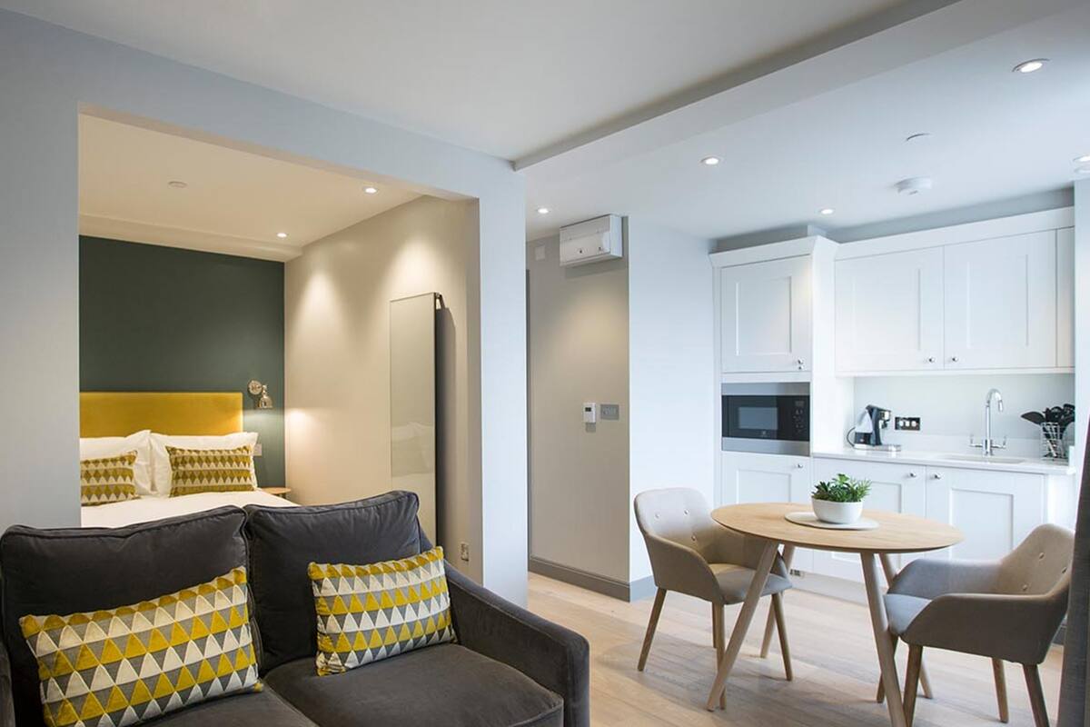 Deluxe Apartment, 1 Bedroom | Premium bedding, desk, soundproofing, iron/ironing board