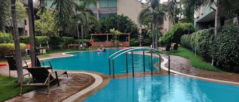 Outdoor pool, pool loungers