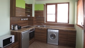 Appartamento familiare | Cucina privata | Frigorifero, microonde, piano cottura, bollitore elettrico
