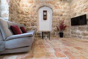 Living room - Best Location Jerusalem Stone Apartment (Jerusalem)