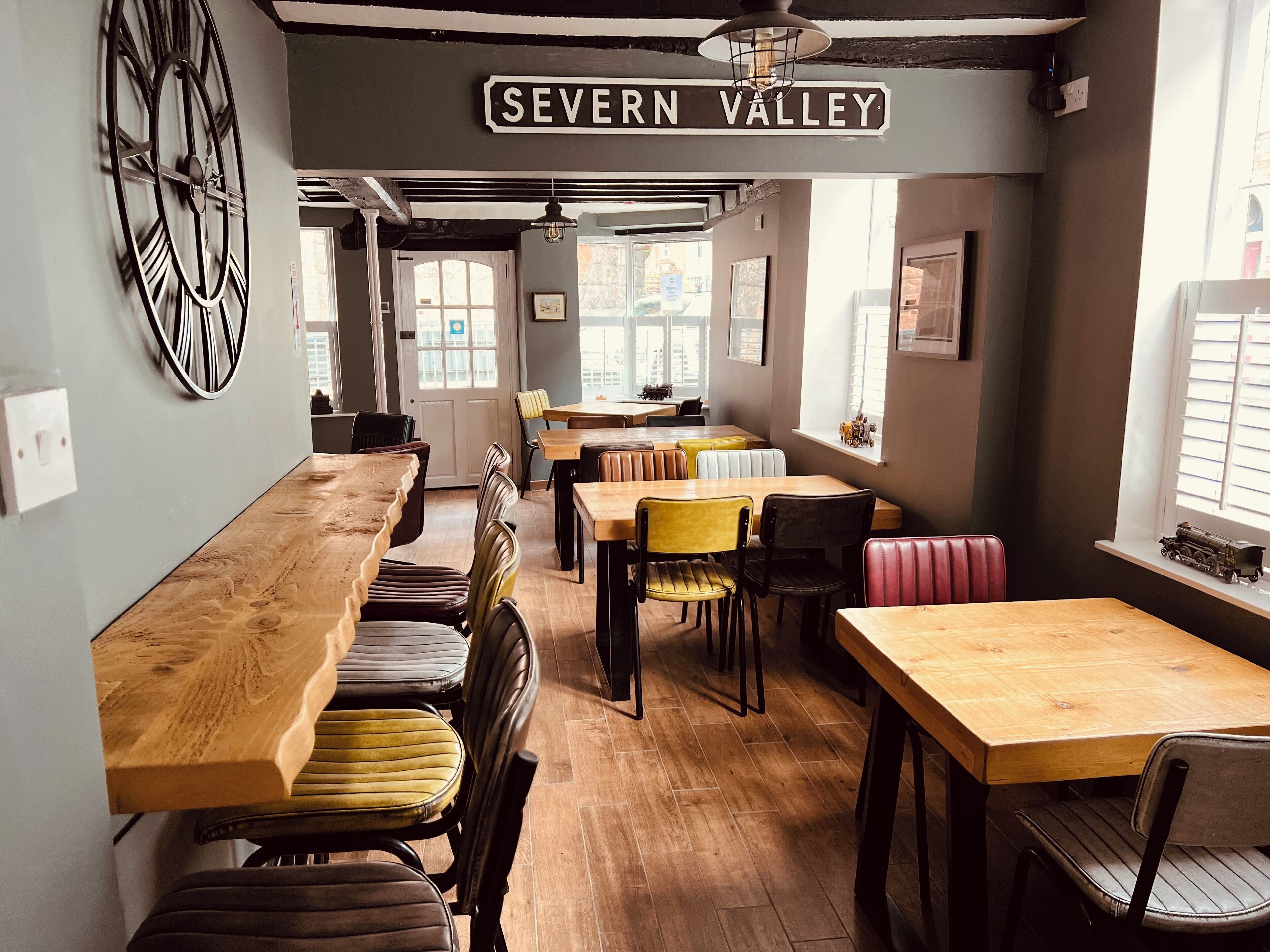 Free daily English breakfast