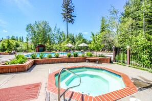 Et oppvarmet basseng