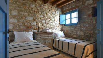 Villa, 5 Bedrooms | 5 bedrooms, in-room safe, iron/ironing board, free cots/infant beds