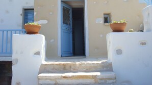 Property entrance - Sand Key Villa 1 (Paros)
