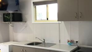 Private kitchen - Big4 Point Vernon Holiday Park (Point Vernon)