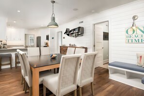 Dining - 3405 Cameron by AvantStay | Pool, Outdoor Kitchen (Isle of Palms)