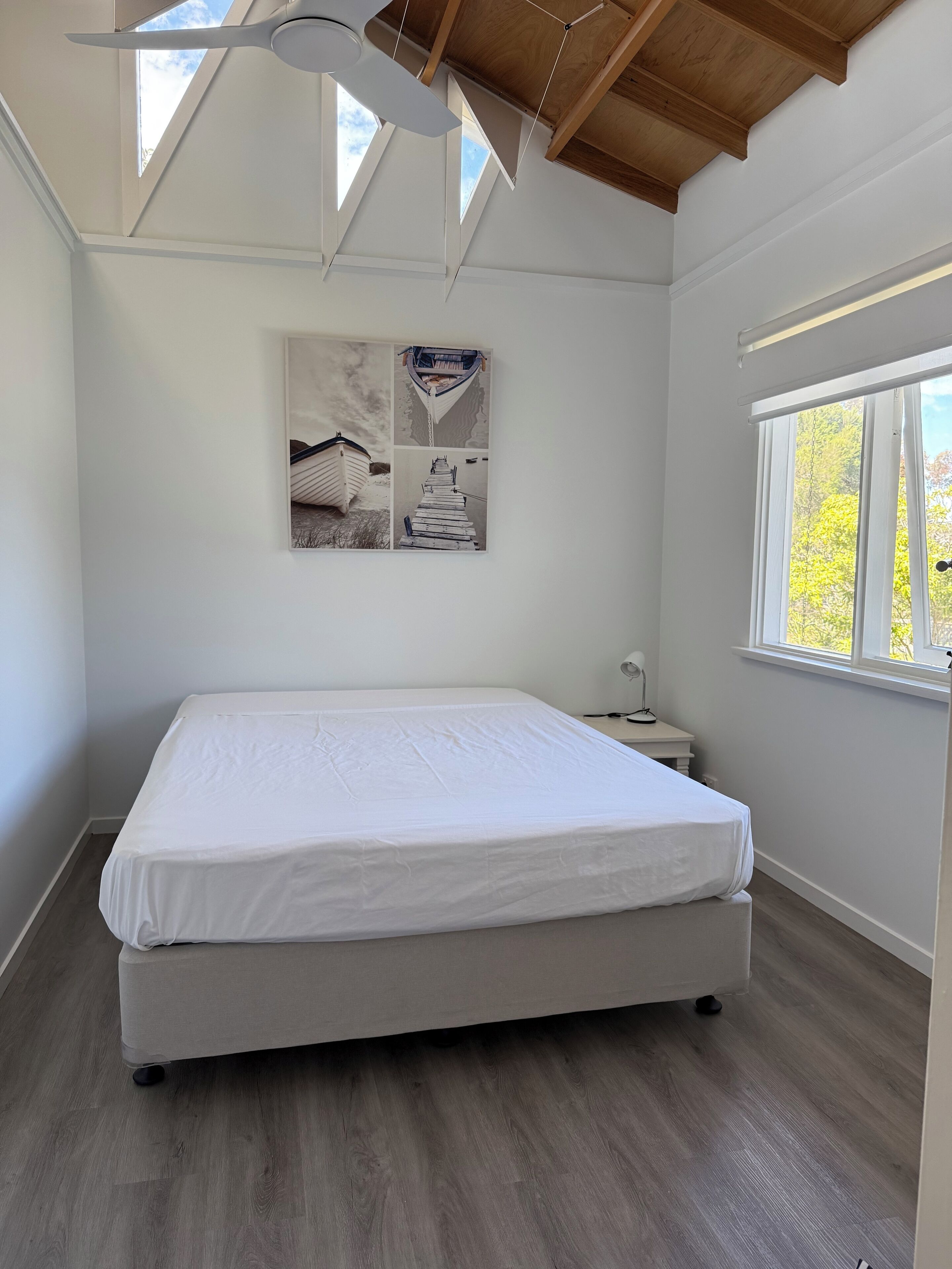 5 bedrooms, iron/ironing board, free WiFi, bed sheets