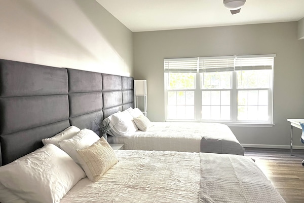 1st Floor Master Bedroom, with entrance from Living Room.