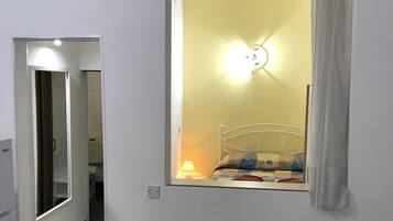 Iron/ironing board, free WiFi, bed sheets