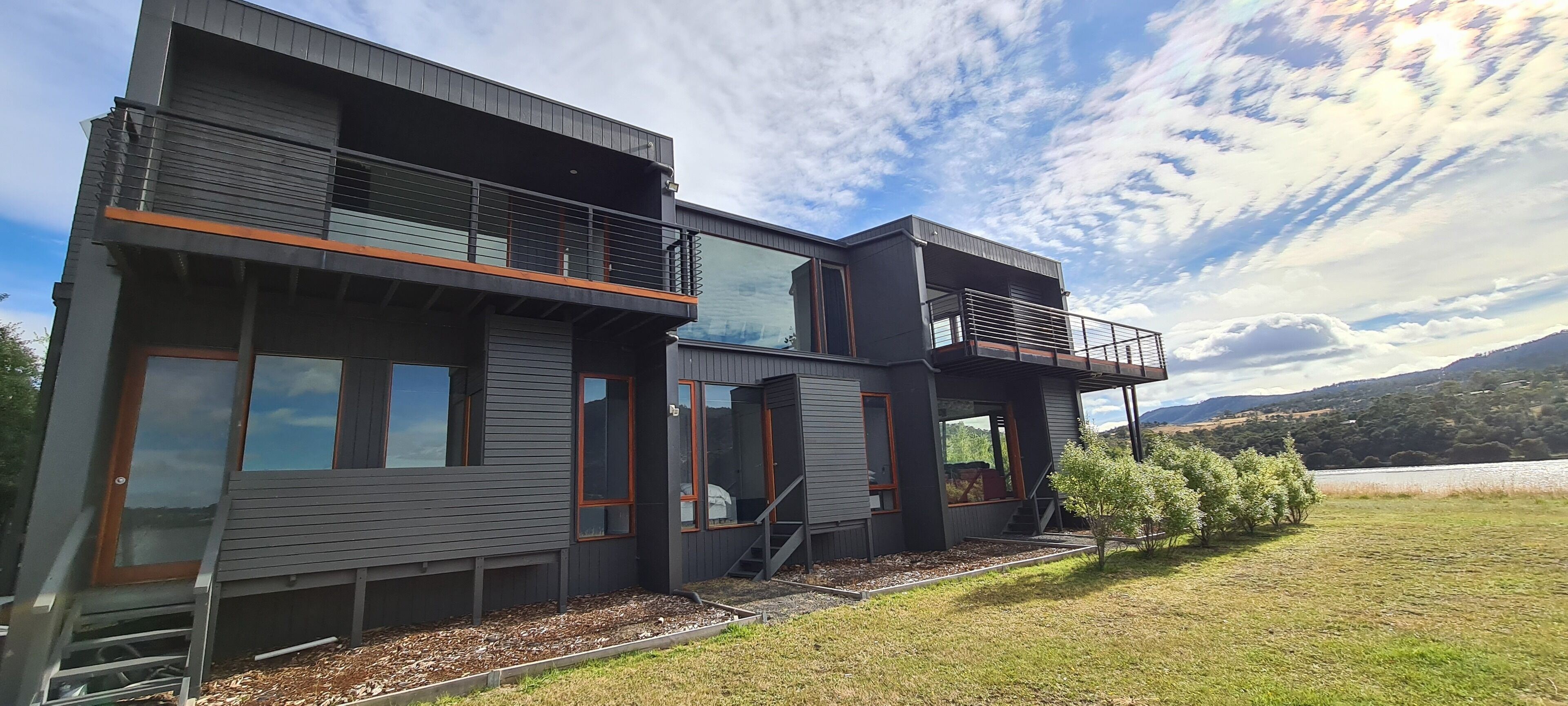 AMAZING ICONIC  5-✨️ LUXURY WATERFRONT MANSION RETREAT ON THE FAMOUS RIVIERAWALK — image 30