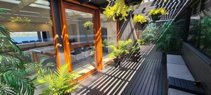 Property grounds - AMAZING ICONIC  5-✨️ LUXURY WATERFRONT MANSION RETREAT ON THE FAMOUS RIVIERAWALK (Old Beach)