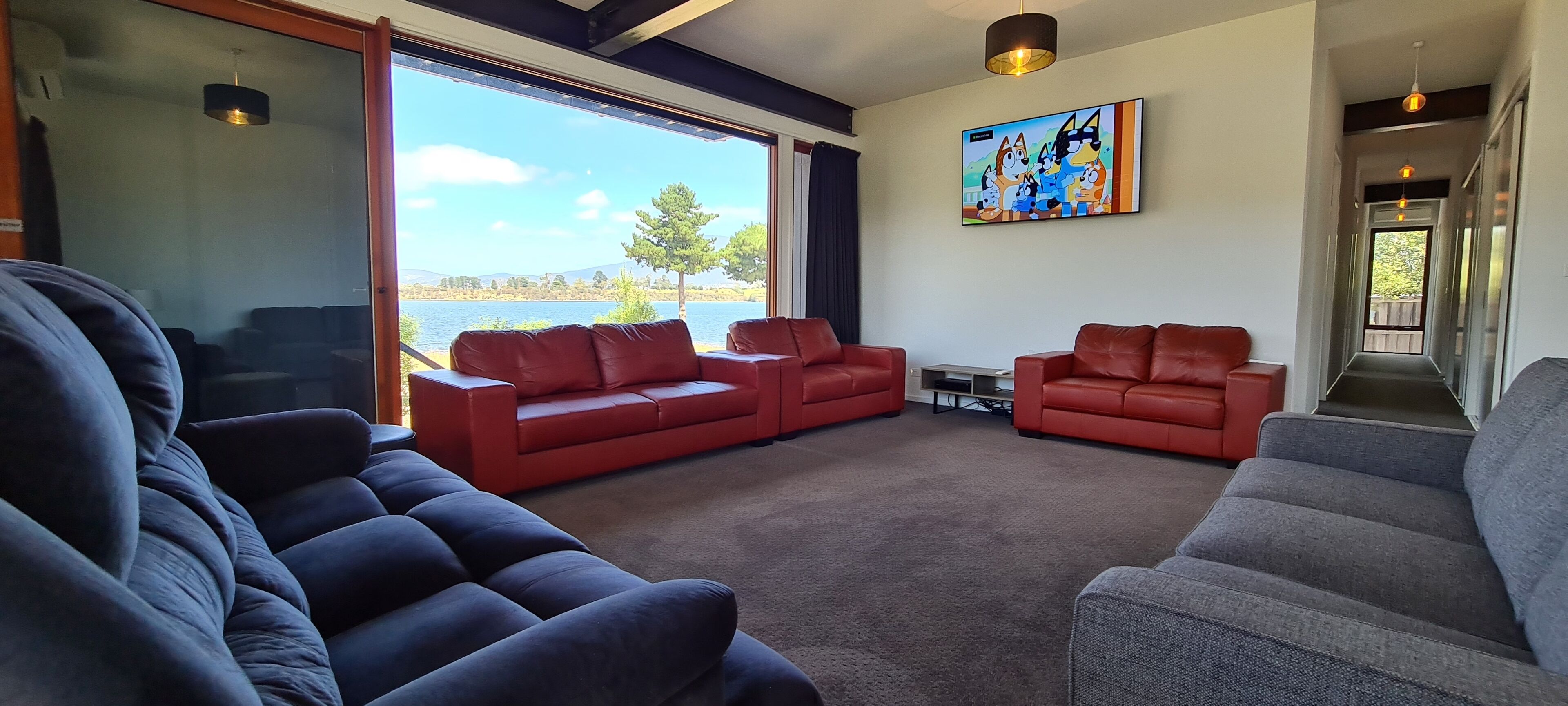 AMAZING ICONIC  5-✨️ LUXURY WATERFRONT MANSION RETREAT ON THE FAMOUS RIVIERAWALK — image 8