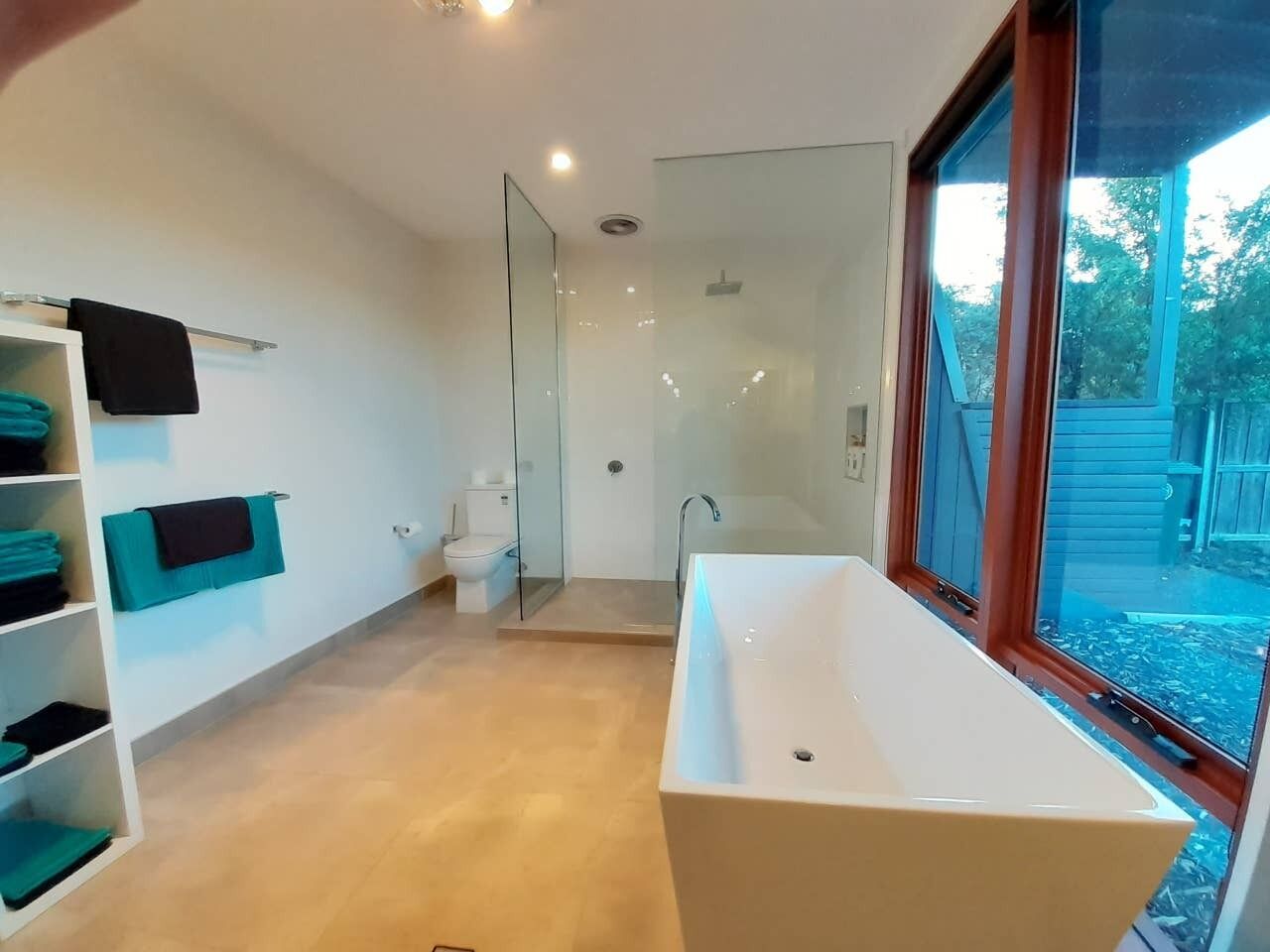 AMAZING ICONIC  5-✨️ LUXURY WATERFRONT MANSION RETREAT ON THE FAMOUS RIVIERAWALK — image 24