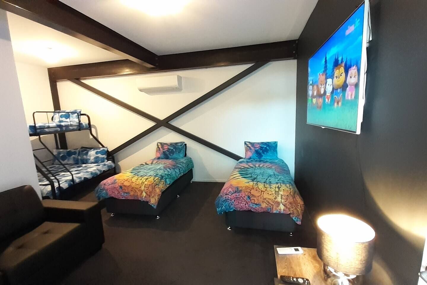 AMAZING ICONIC  5-✨️ LUXURY WATERFRONT MANSION RETREAT ON THE FAMOUS RIVIERAWALK — image 21