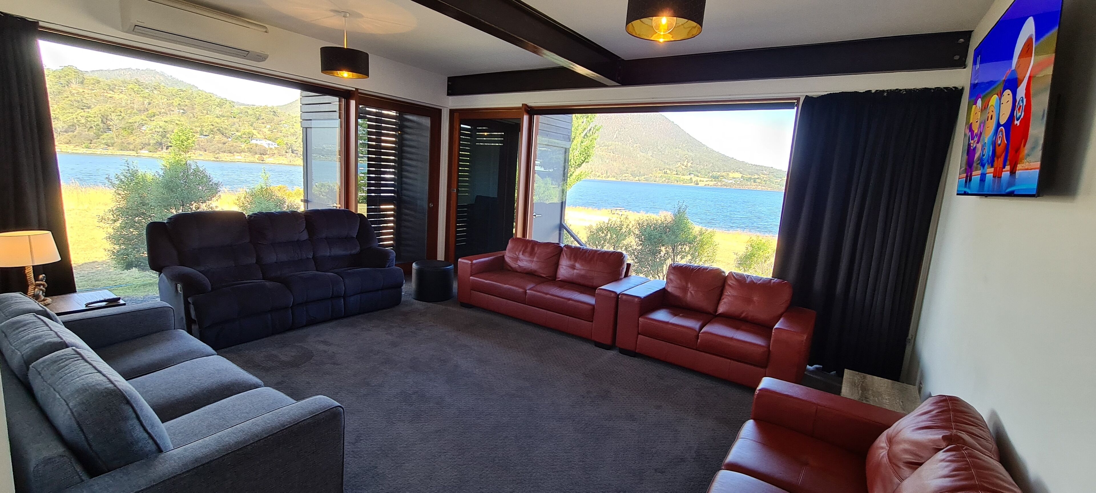 AMAZING ICONIC  5-✨️ LUXURY WATERFRONT MANSION RETREAT ON THE FAMOUS RIVIERAWALK — image 7