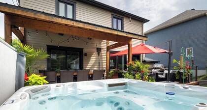 HOT TUB/5 bdr cottage/trampoline/bbq/electric car charger/15 min to Old Quebec