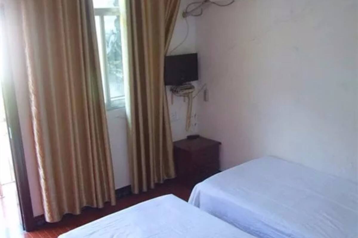 Standard Twin Room, Private Bathroom