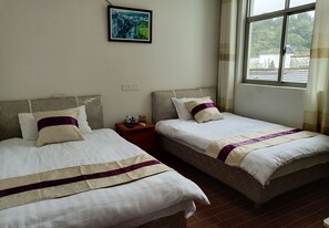 Standard Twin Room, Private Bathroom