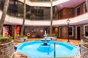 Outdoor pool - Hotel de la Monnaie, French Quarter (New Orleans)