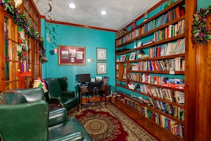 Library - Hotel de la Monnaie, French Quarter (New Orleans)