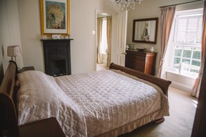 3 bedrooms, desk, iron/ironing board, travel crib - Wayside, a beautiful Victorian home in a rural setting , 5 miles from Lincoln   (Lincoln)