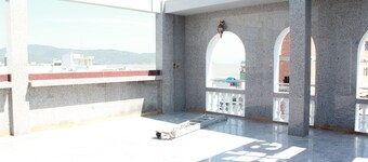 Khách sạn Ly Kỳ 2
