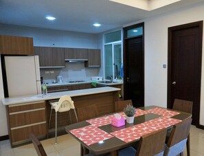 Appartement (Akoya) | Restauration dans la chambre