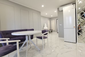 1 bedroom, premium bedding, Select Comfort beds, individually furnished