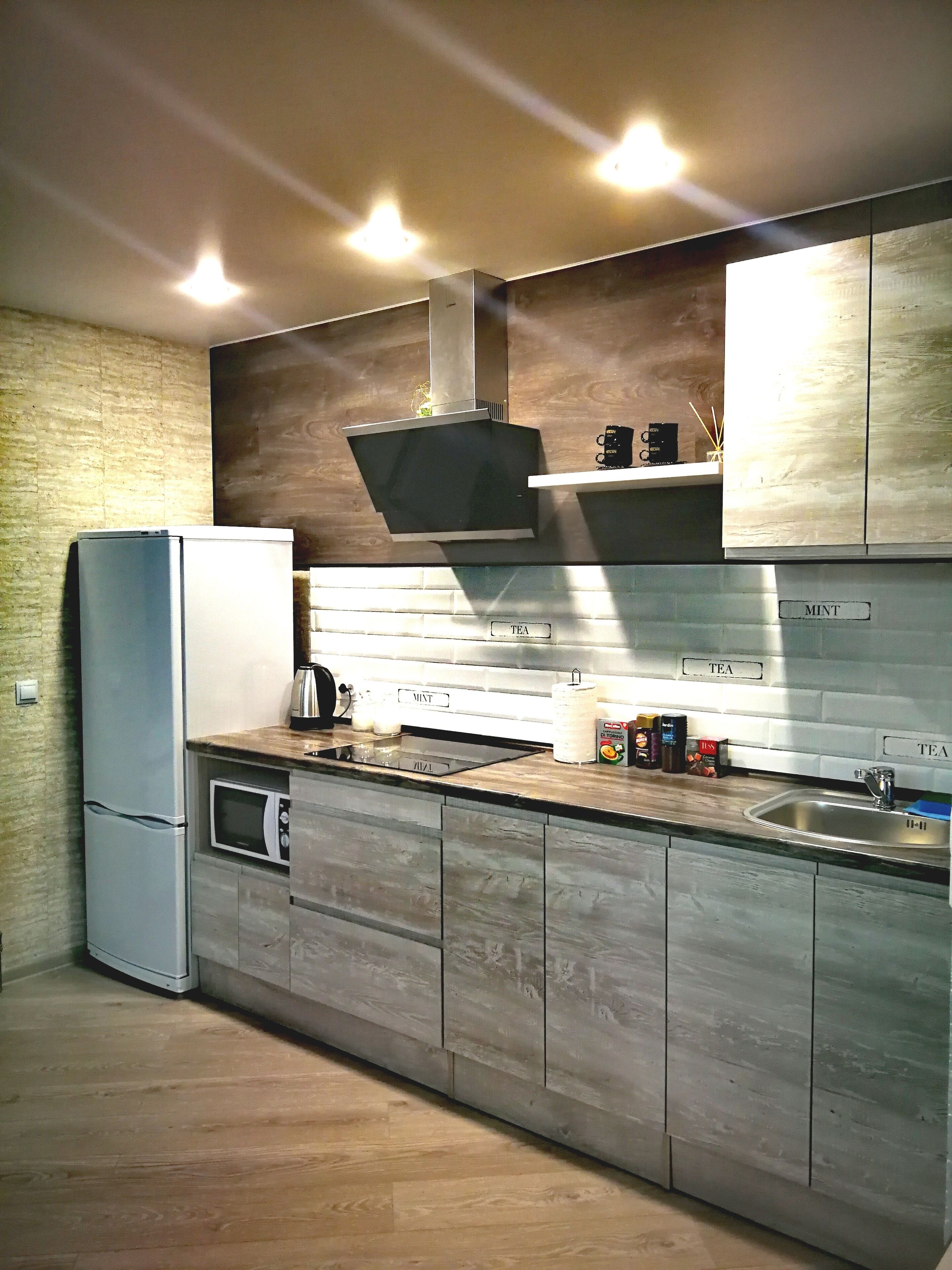 Refrigerador, microondas, horno, placa de cocina