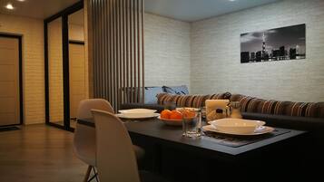 Standard Apartment | In-room dining