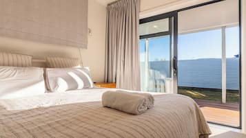 Cottage, Mountain View | 2 bedrooms, soundproofing, iron/ironing board (on request), WiFi (free)