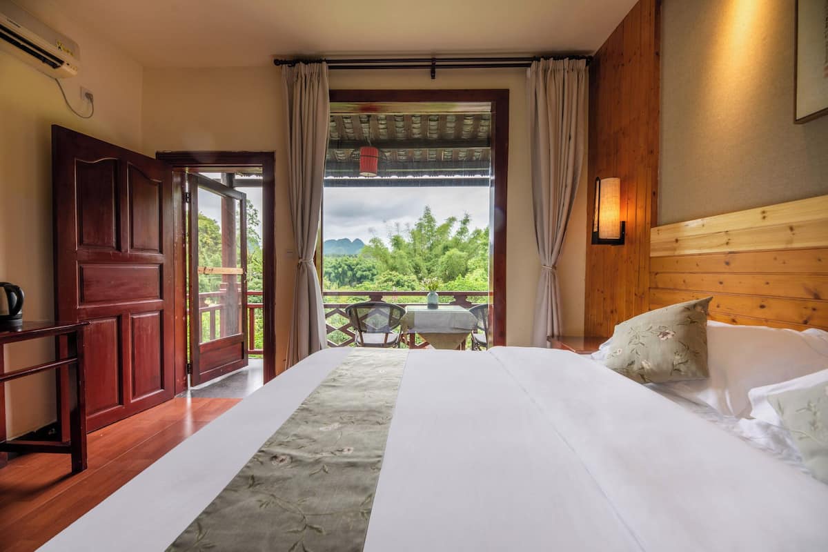 Deluxe Double Room | Desk, blackout drapes, soundproofing, free cribs/infant beds