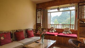 Family Suite, 2 Bedrooms | Premium bedding, blackout curtains, soundproofing, free WiFi