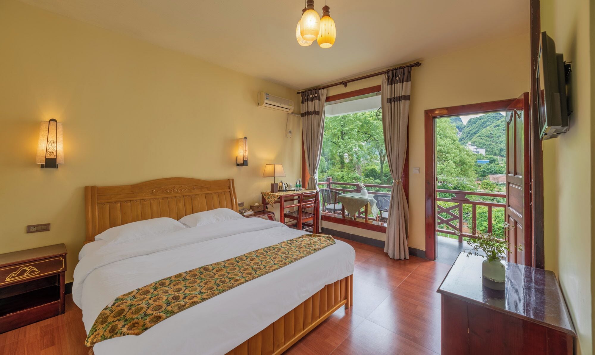 Classic Double Room, 1 Bedroom | Desk, blackout drapes, soundproofing, free cribs/infant beds