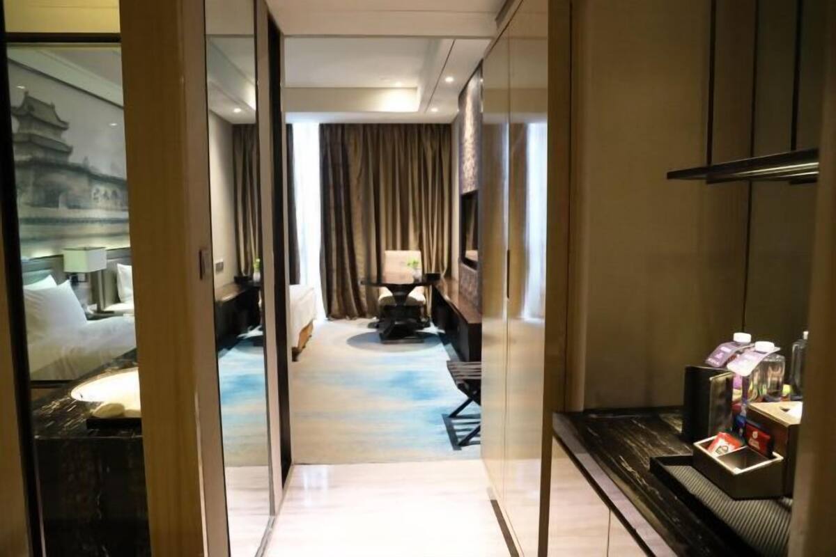 Minibar, in-room safe, desk, blackout curtains