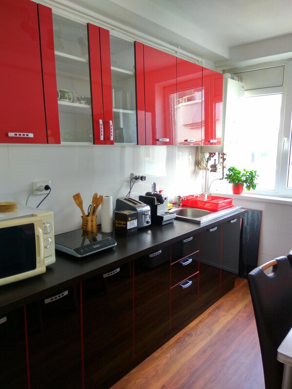 스탠다드 아파트, 침실 2개, 언덕 전망 | 전용 주방 | 대용량 냉장고, 전자레인지, 쿡탑, 에스프레소 메이커