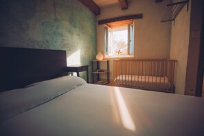 3 bedrooms, in-room safe, desk, iron/ironing board