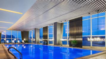 Indendørs pool