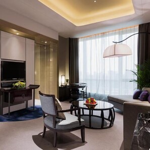 Executive Suite | Bathroom | Shower, hair dryer, bathrobes, slippers - Wanda Realm Wuhu (Wuhu)