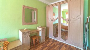 エコノミー アパートメント (Mykilsko-Slobidska Str. 4b 1st floor)